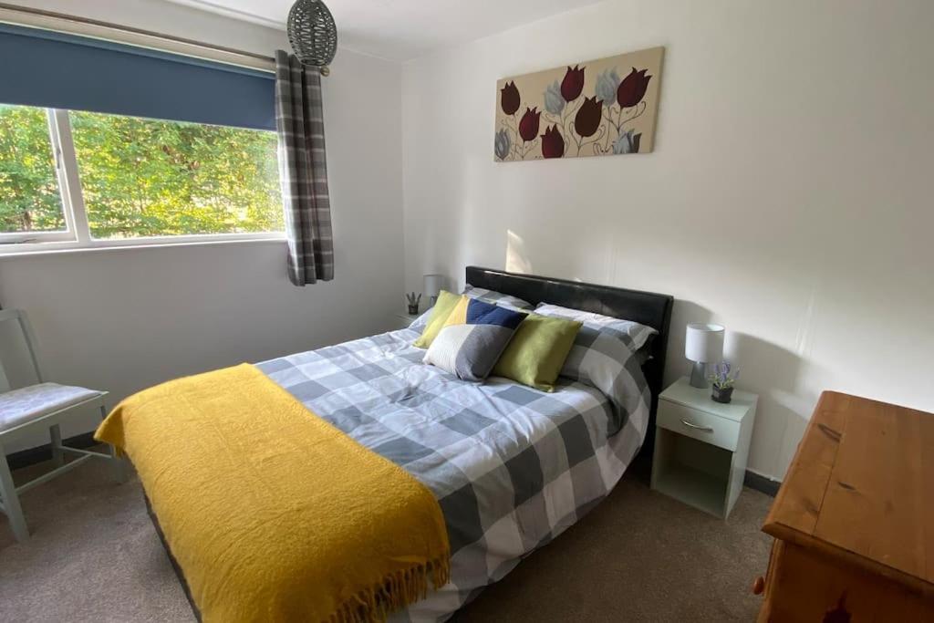 Cheerful 3 Bedroom Bungalow With Indoor Fire Place Gloucester Exteriér fotografie