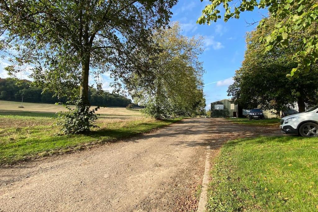 Cheerful 3 Bedroom Bungalow With Indoor Fire Place Gloucester Exteriér fotografie