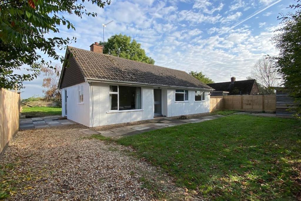 Cheerful 3 Bedroom Bungalow With Indoor Fire Place Gloucester Exteriér fotografie